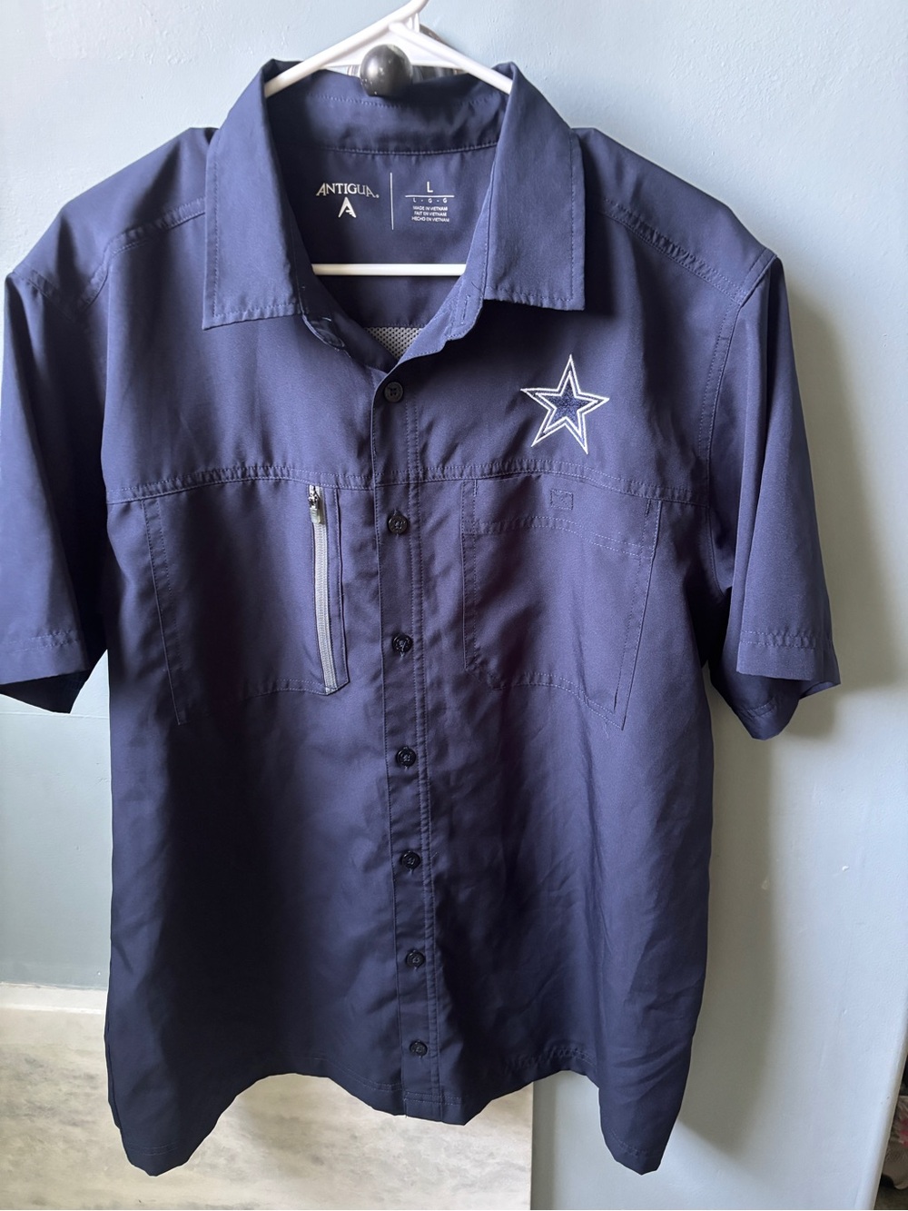 Antigua Dallas Cowboys Performance Shirt vented Short Sleeve. Adult Large